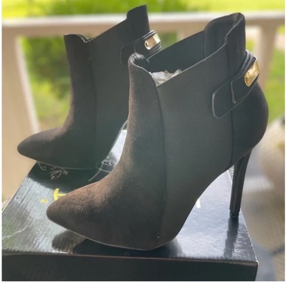 Liliana Lorene-1 booties size 7.5 Black Heel ankle women’s gold detail point - Picture 9 of 9